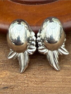 Vintage Silver-tone Floral Drop Earrings - Pair Screw back